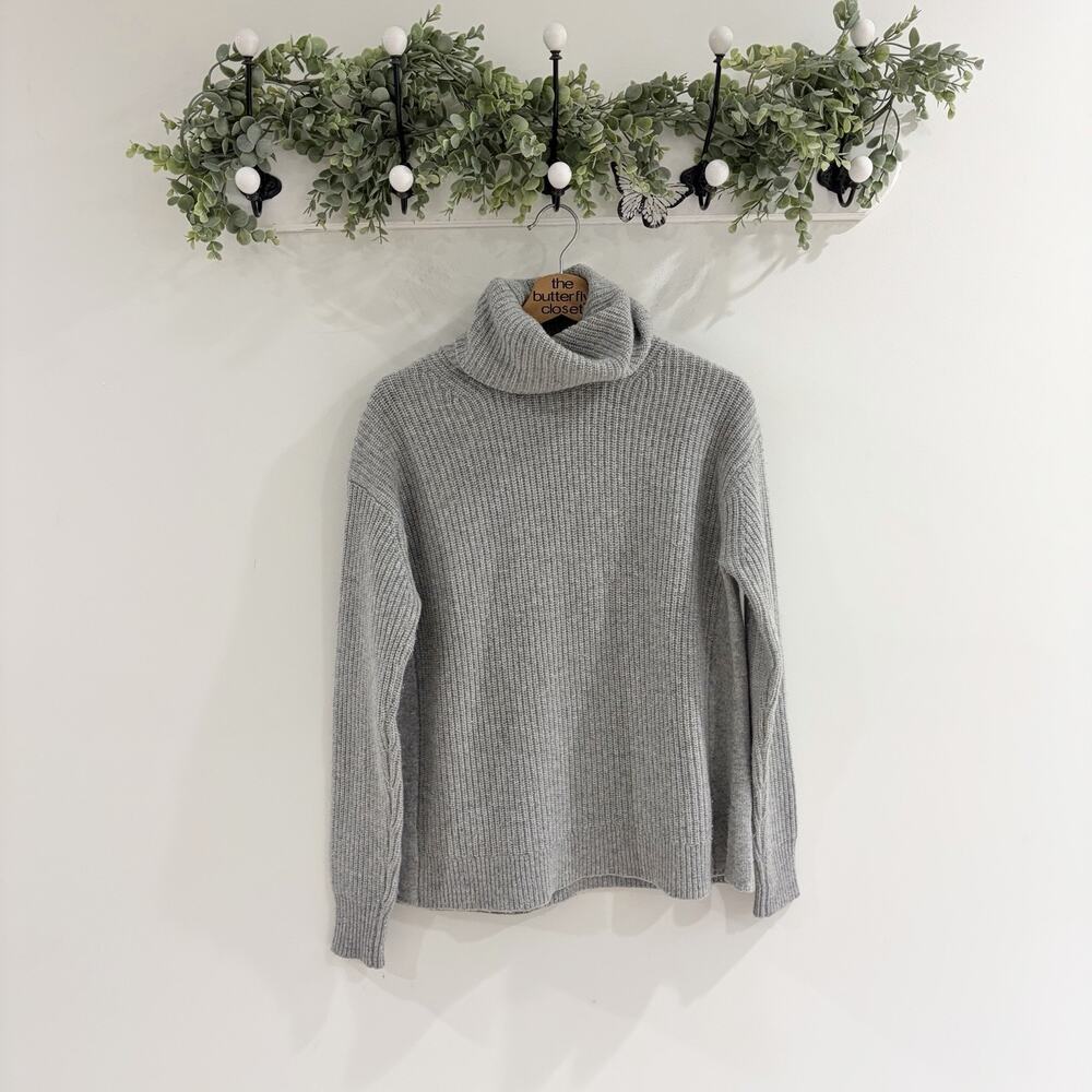 J. crew gray Ribbed Relaxed Turtleneck Sweater business casual preppy F 5929
